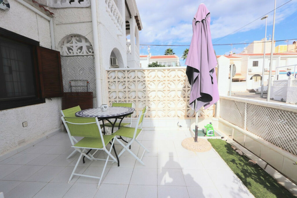 Townhouse Mil Palmeras Alicante - image 27