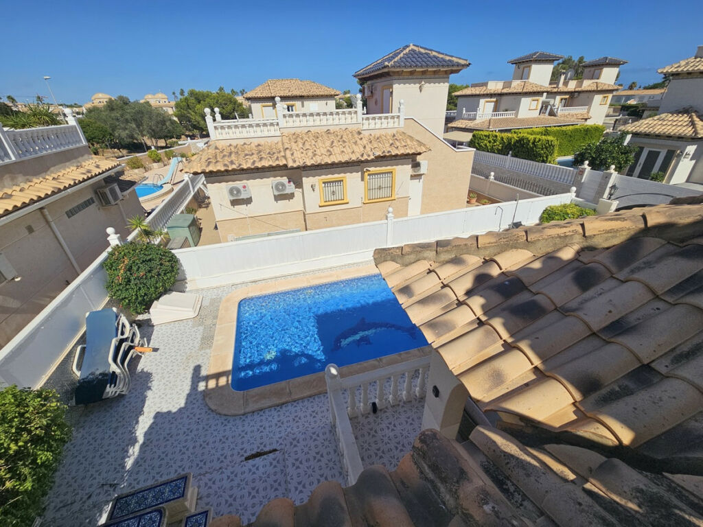 Detached Villa Cabo Roig Alicante - image 27