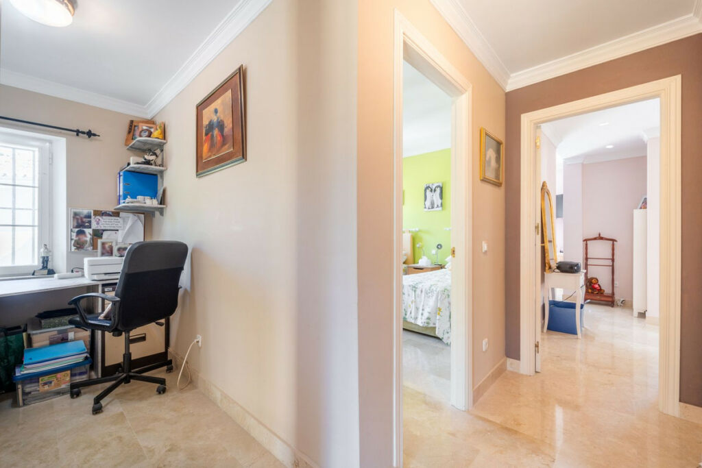 Semi-Detached House Elviria Málaga - image 27