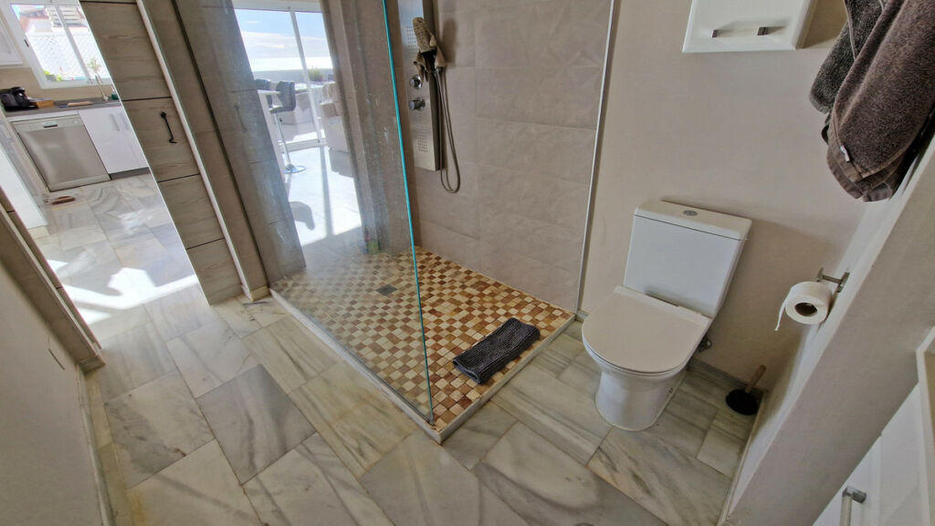 Middle Floor Apartment Estepona Málaga - image 27