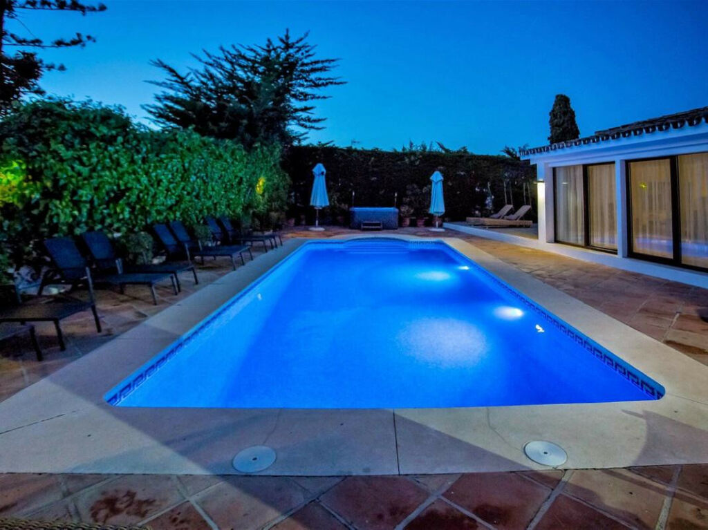 Detached Villa San Pedro de Alcántara Málaga - image 26