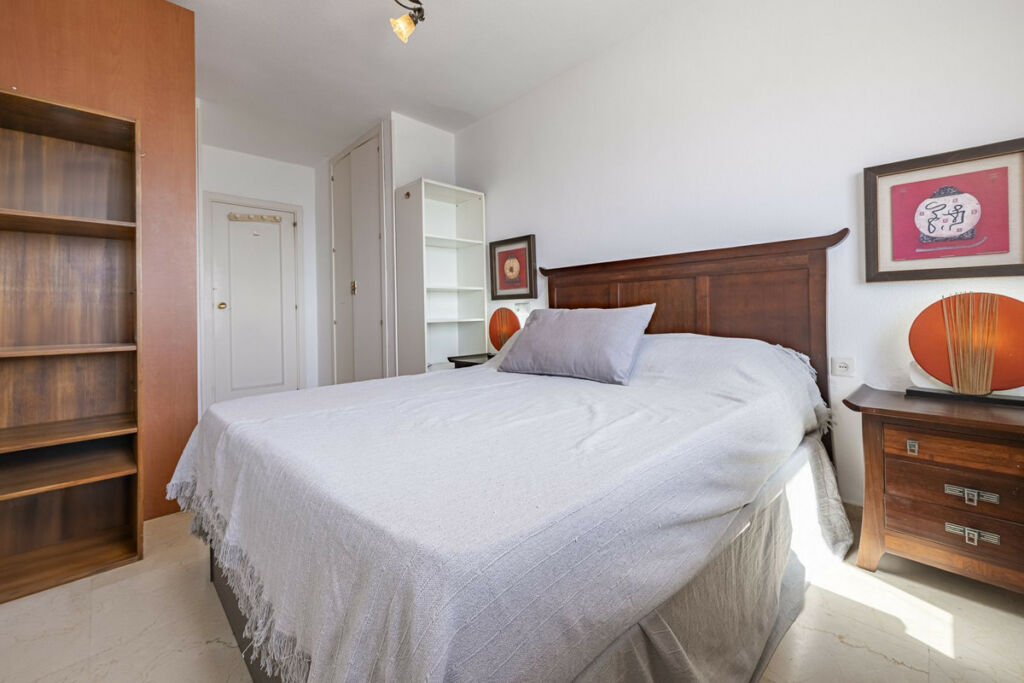 Middle Floor Apartment Estepona Málaga - image 17