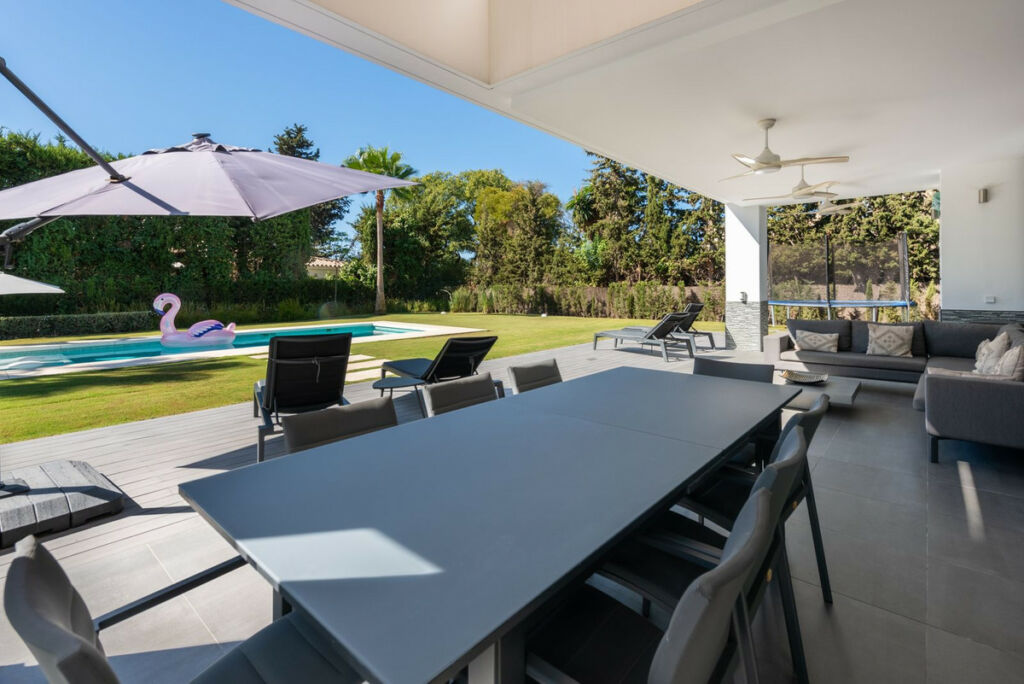 Detached Villa New Golden Mile Málaga - image 27