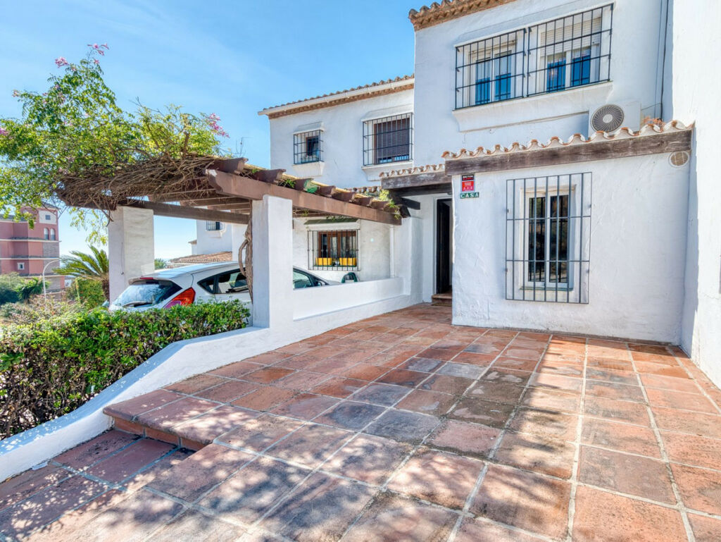 Townhouse La Duquesa Málaga - image 27