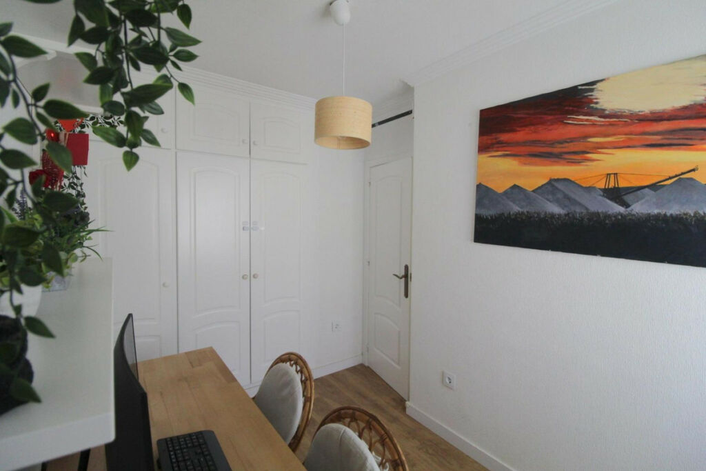 Middle Floor Apartment La Veleta Alicante - image 27