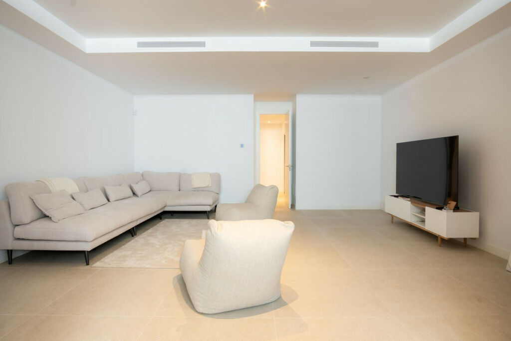 Semi-Detached House Elviria Málaga - image 27