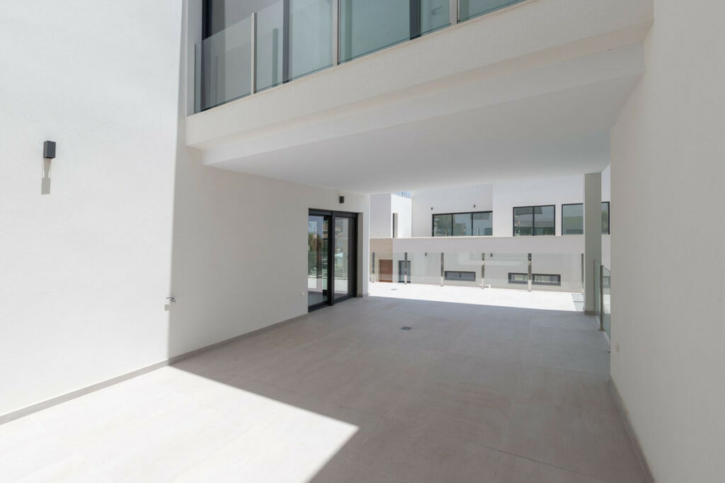 Detached Villa Elviria Málaga - image 27