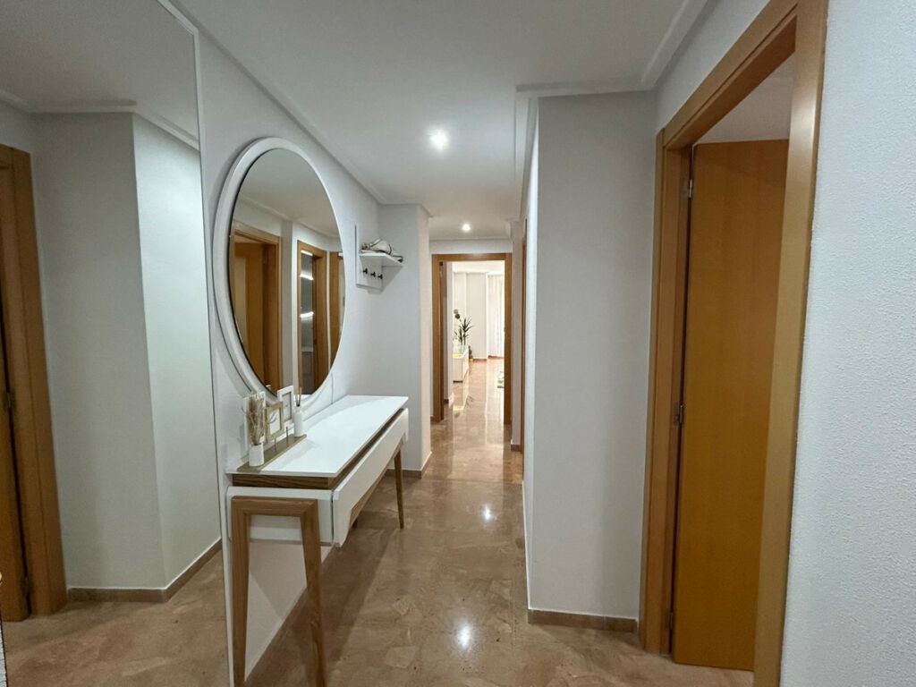 Middle Floor Apartment Alicante City Alicante - image 27