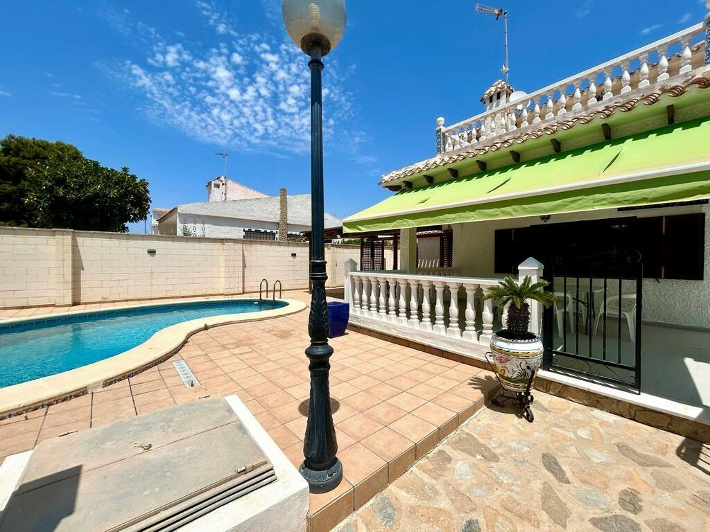 Detached Villa La Zenia Alicante - image 27