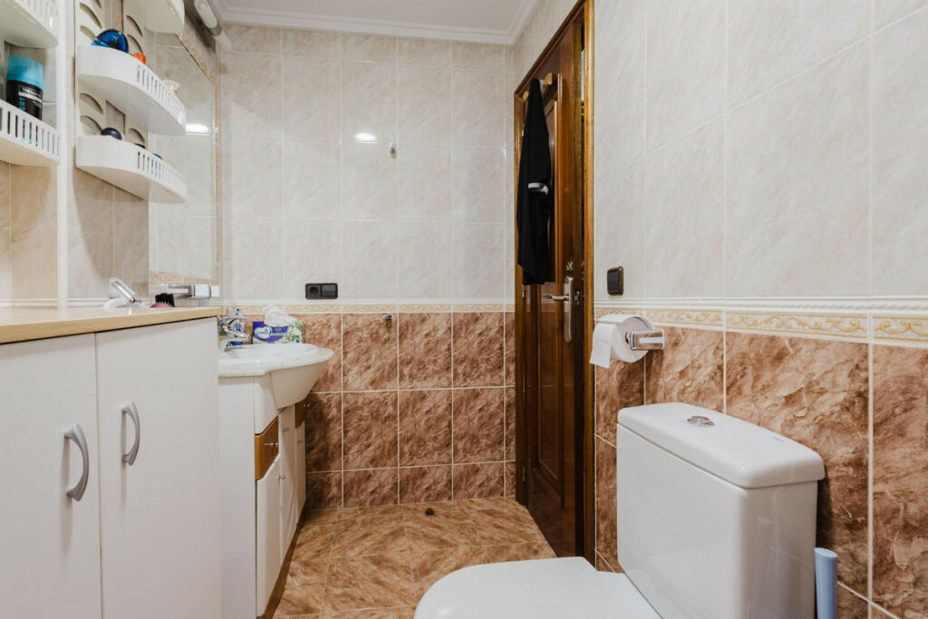 Middle Floor Apartment Torrevieja Alicante - image 27