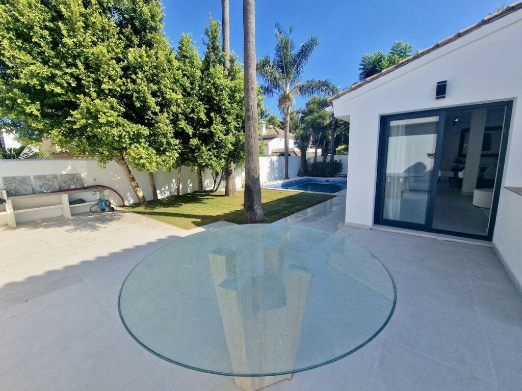 Detached Villa Marbella Málaga - image 27