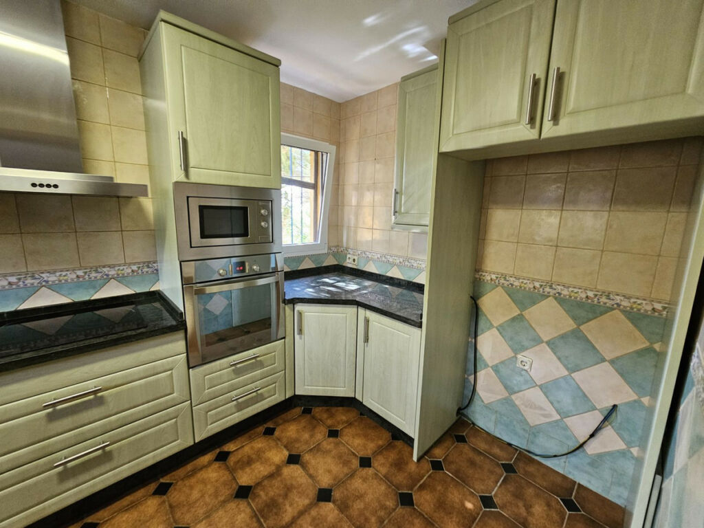 Townhouse El Chaparral Málaga - image 27
