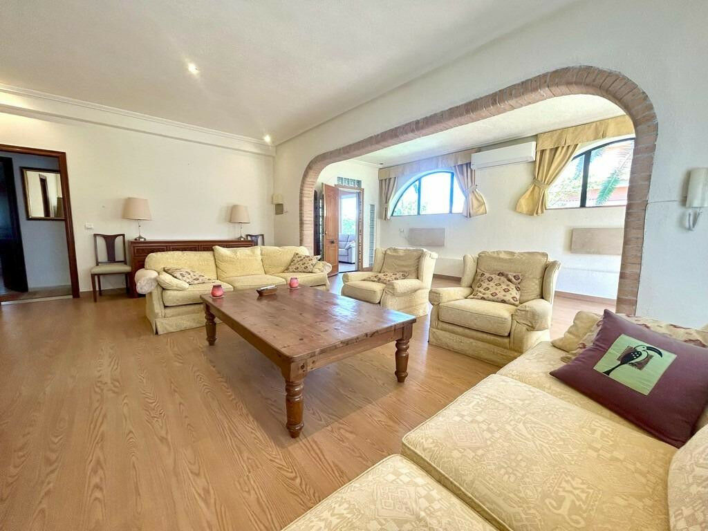 Detached Villa Cabo Roig Alicante - image 27