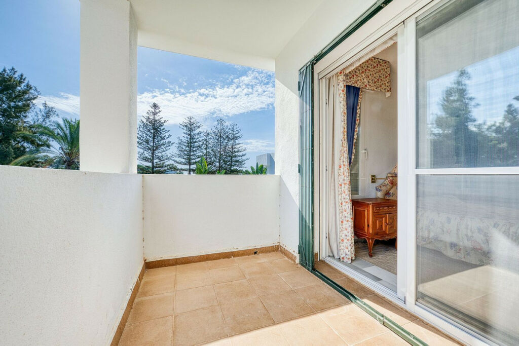 Detached Villa Nueva Andalucía Málaga - image 27