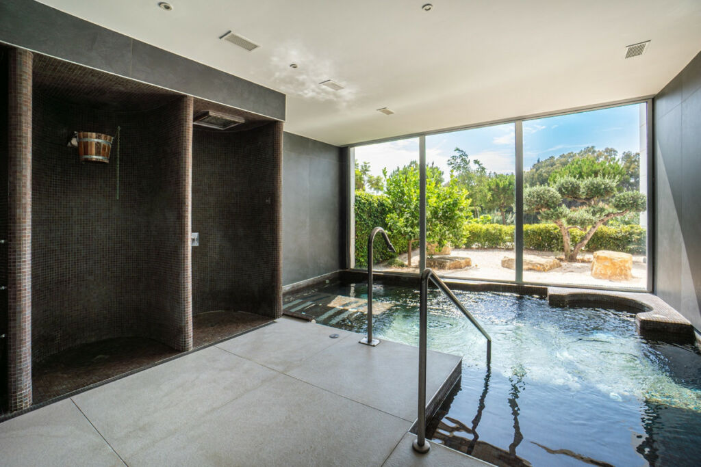 Middle Floor Apartment Estepona Málaga - image 27