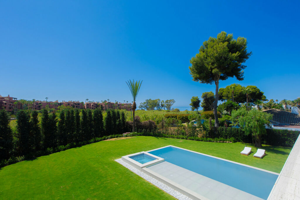 Detached Villa Los Monteros Málaga - image 27