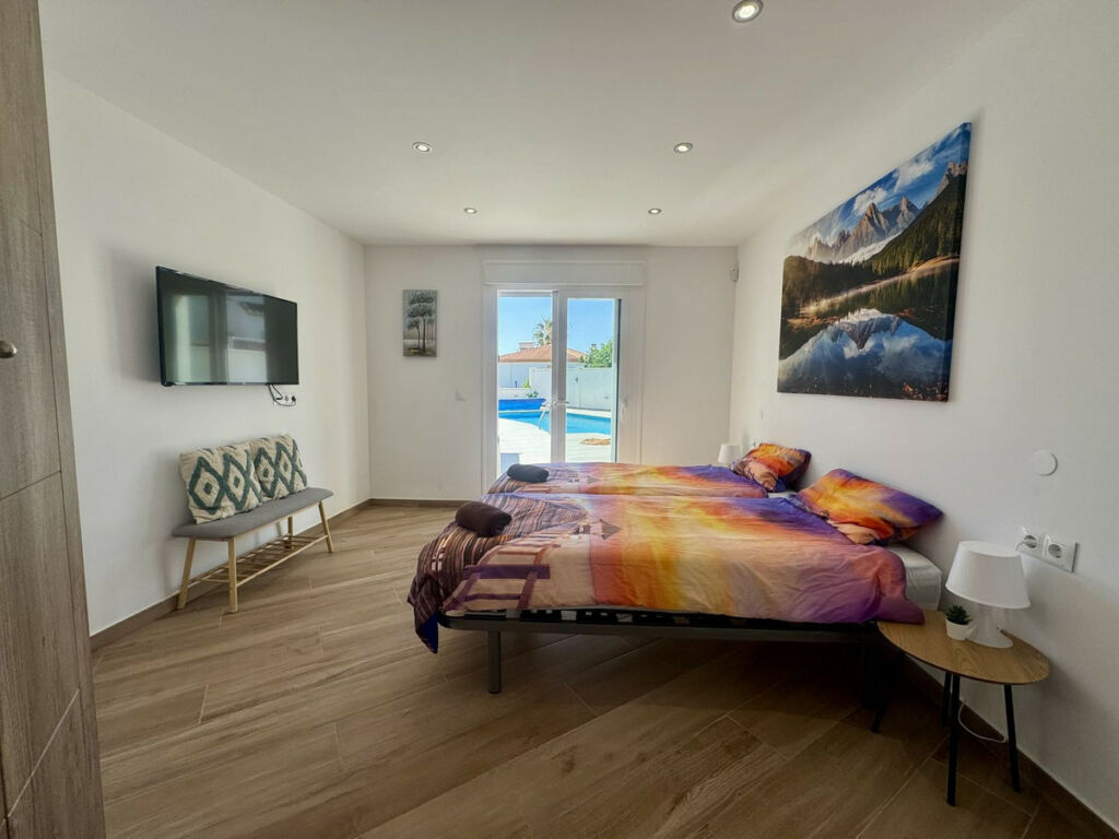 Detached Villa Estepona Málaga - image 27
