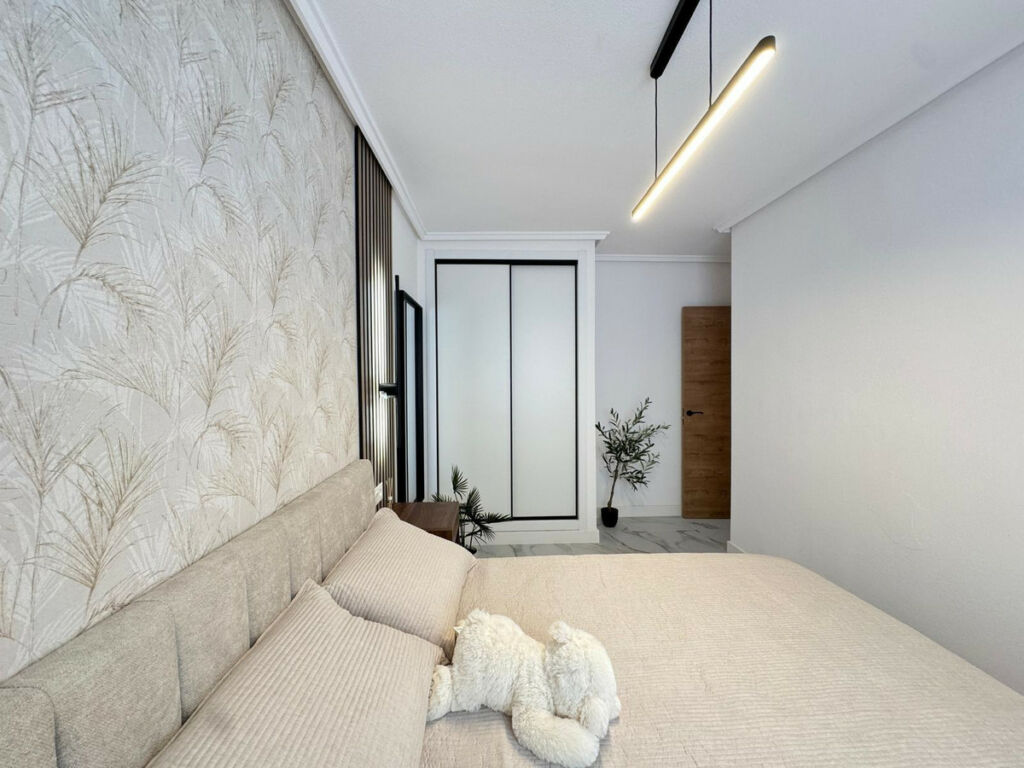 Middle Floor Apartment Torrevieja Alicante - image 28