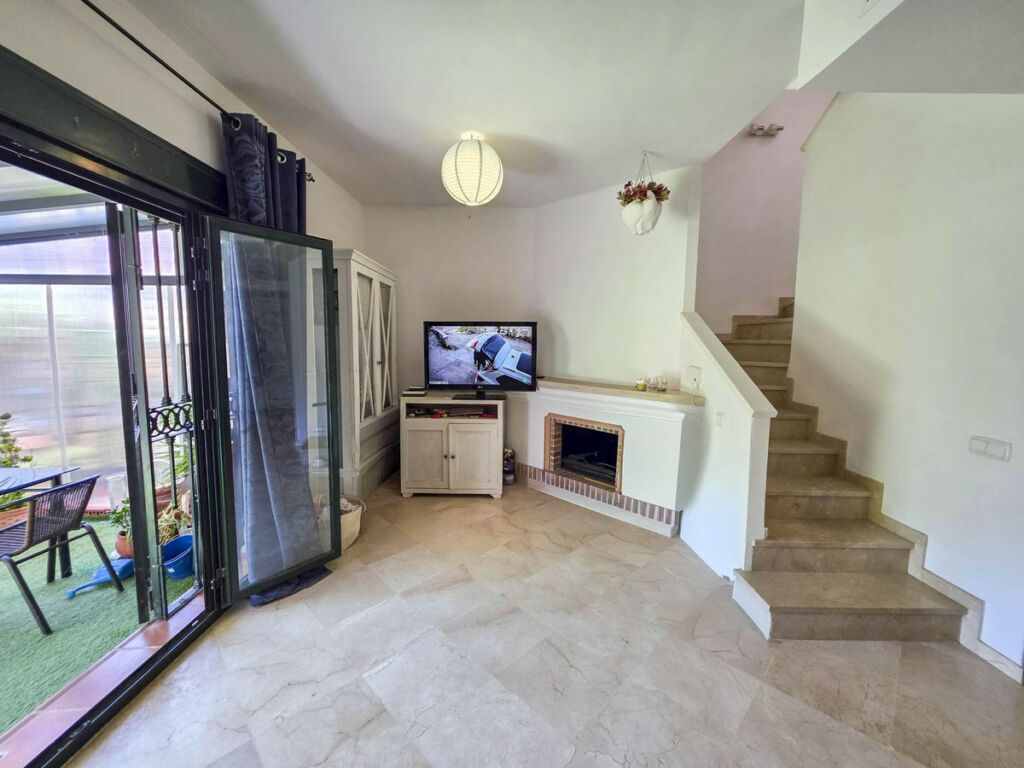 Townhouse La Duquesa Málaga - image 28