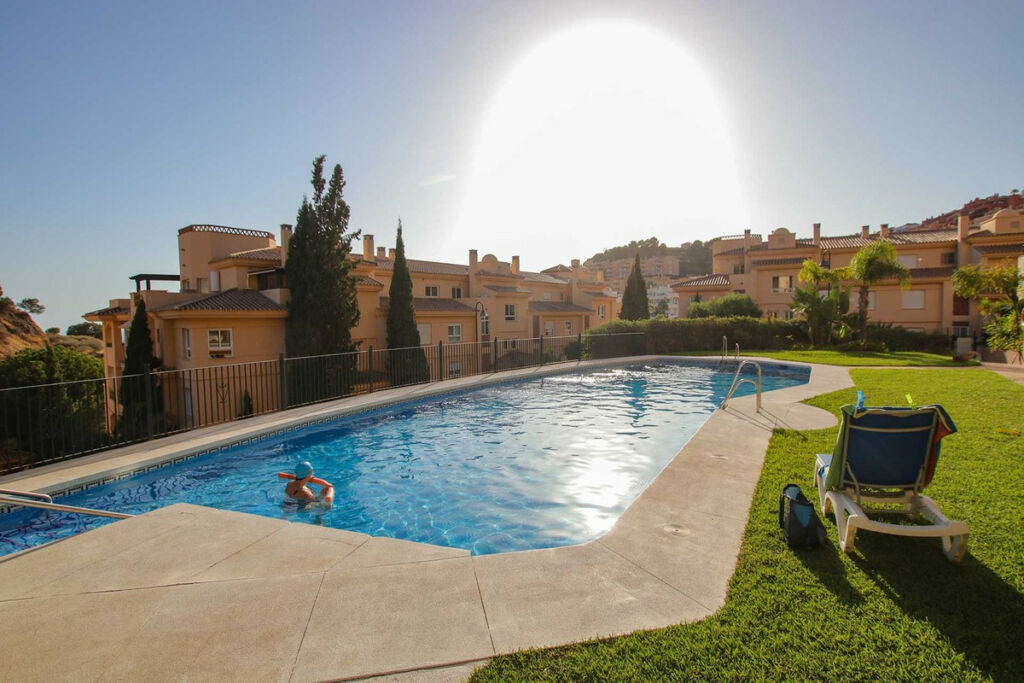 Middle Floor Apartment Calahonda Málaga - image 28