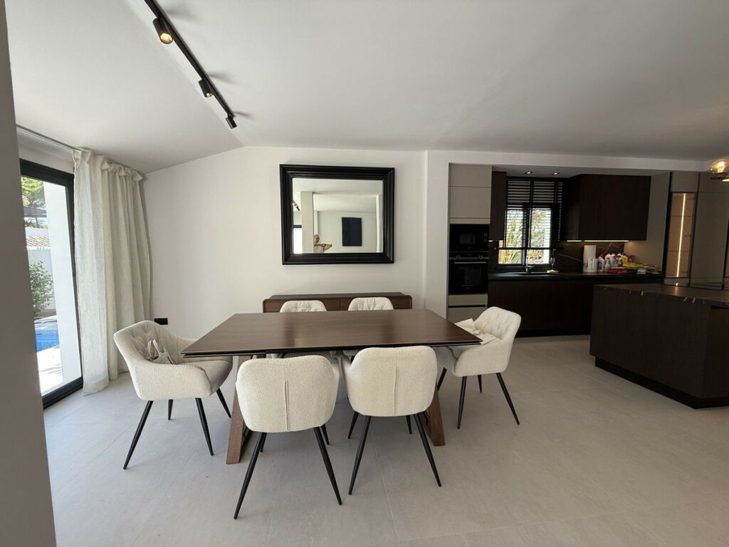 Detached Villa Marbella Málaga - image 28