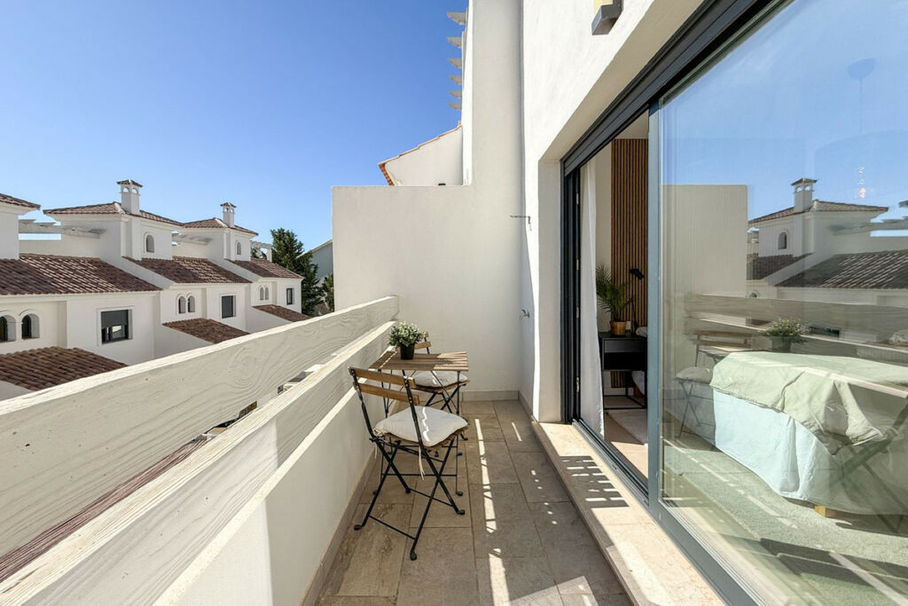 Townhouse El Paraiso Málaga - image 28