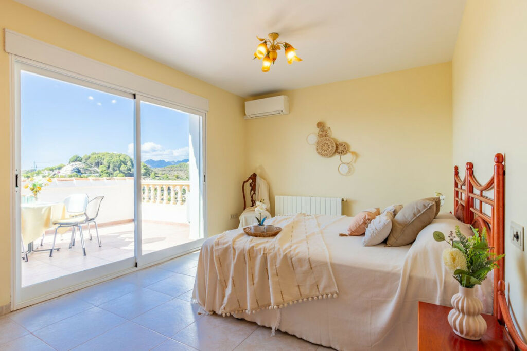 Detached Villa Moraira Alicante - image 28