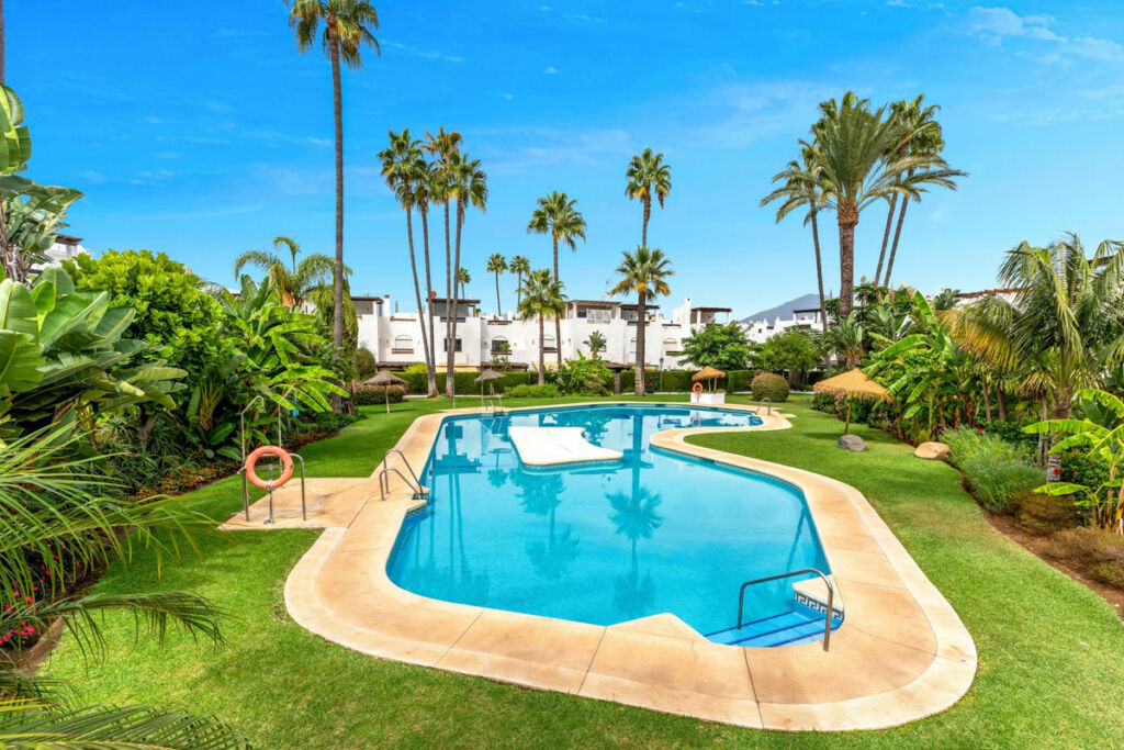 Townhouse San Pedro de Alcántara Málaga - image 28