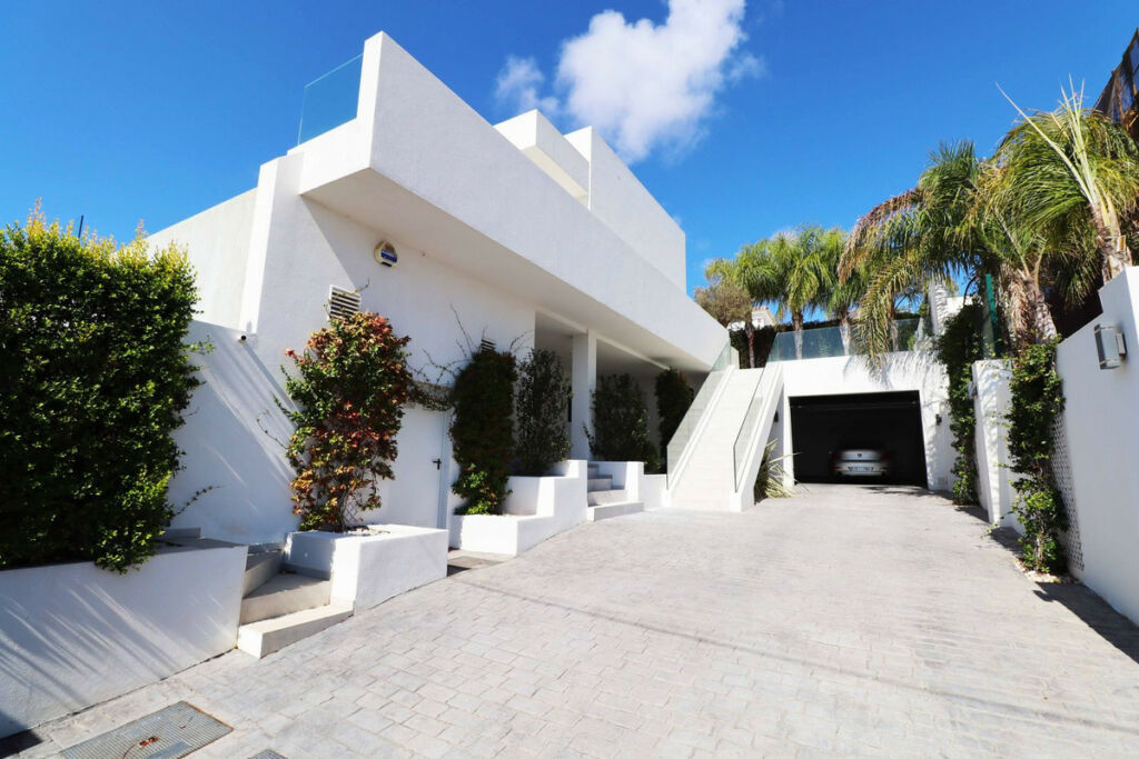 Detached Villa El Chaparral Málaga - image 28
