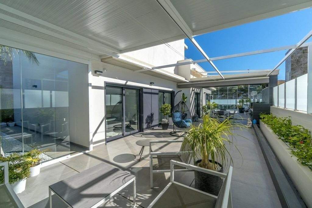 Detached Villa Campoamor Alicante - image 28