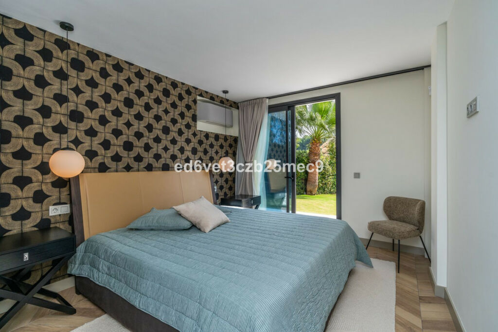 Detached Villa Nueva Andalucía Málaga - image 28
