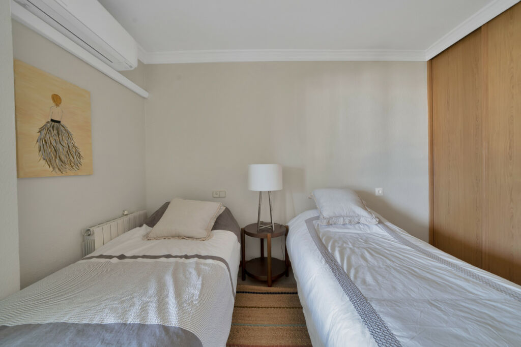 Middle Floor Apartment Estepona Málaga - image 28