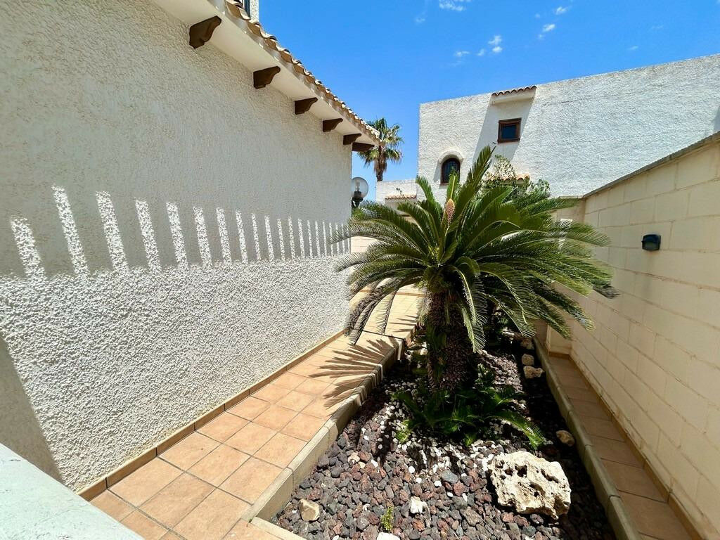 Detached Villa La Zenia Alicante - image 28