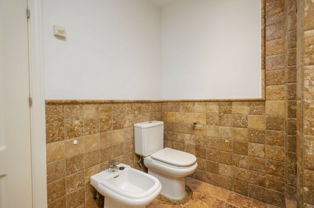 Middle Floor Apartment Estepona Málaga - image 28