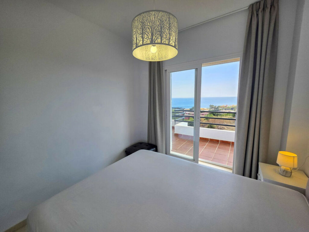 Middle Floor Apartment La Duquesa Málaga - image 28