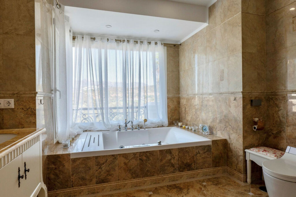 Detached Villa El Rosario Málaga - image 28