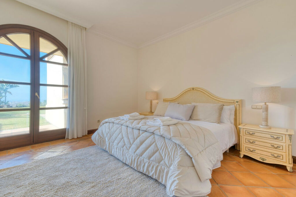 Detached Villa La Zagaleta Málaga - image 28