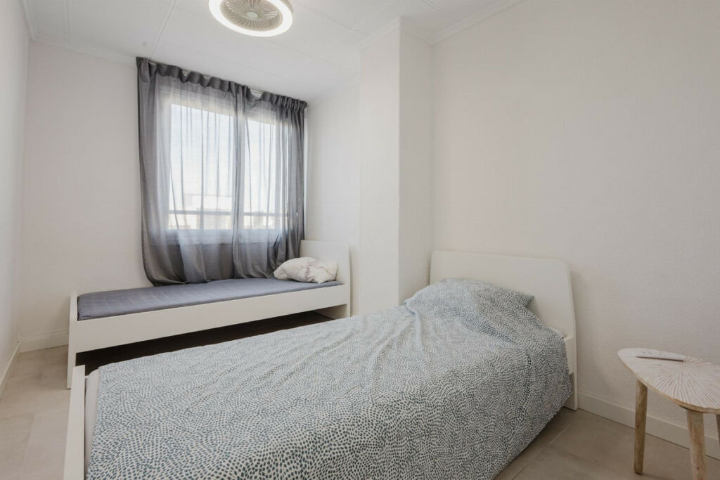 Middle Floor Apartment Torrevieja Alicante - image 28