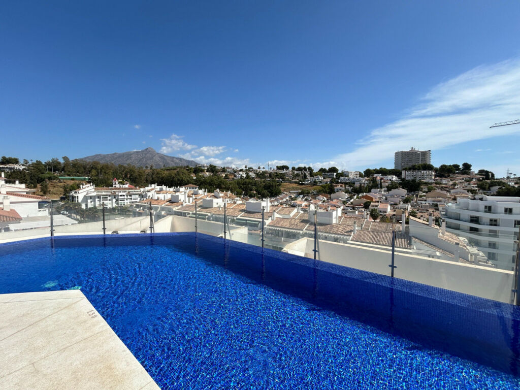 Middle Floor Apartment Nueva Andalucía Málaga - image 28