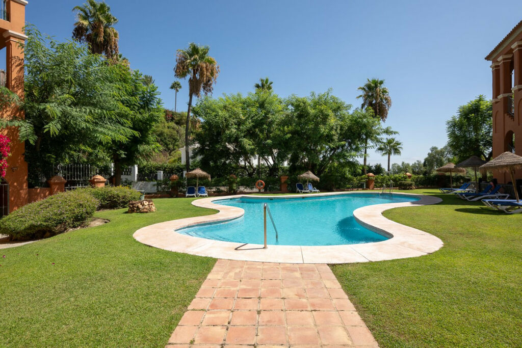 Middle Floor Apartment Benahavís Málaga - image 28