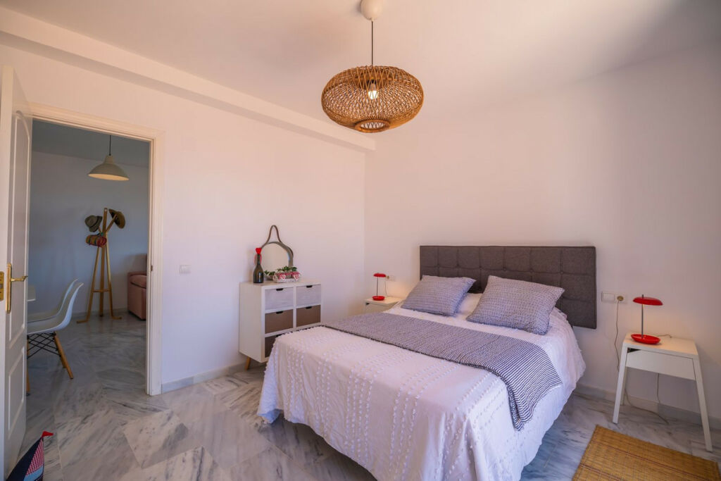Penthouse La Duquesa Málaga - image 28