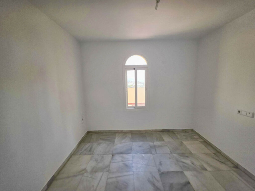 Duplex La Duquesa Málaga - image 29