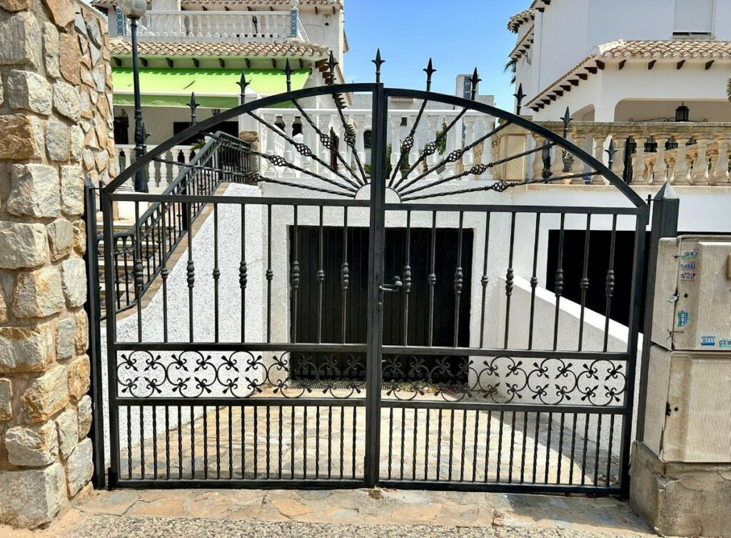 Detached Villa La Zenia Alicante - image 29
