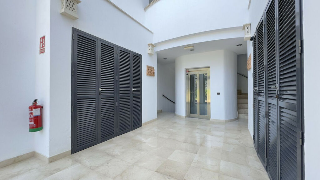 Middle Floor Apartment Puerto Banús Málaga - image 29