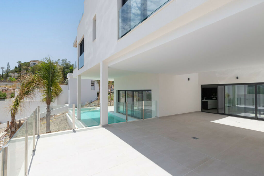 Detached Villa Elviria Málaga - image 29