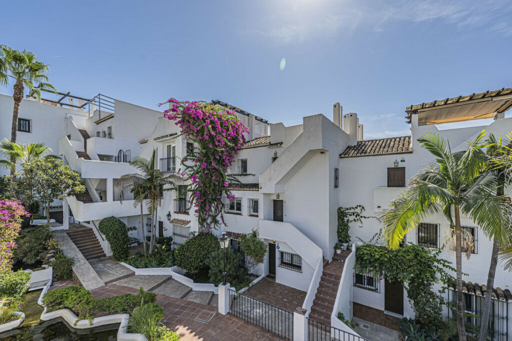 Townhouse Nueva Andalucía Málaga - image 29