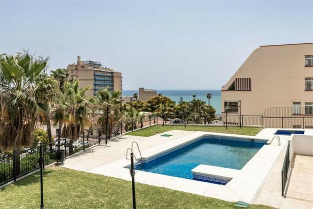 Middle Floor Apartment Torrequebrada Málaga - image 29