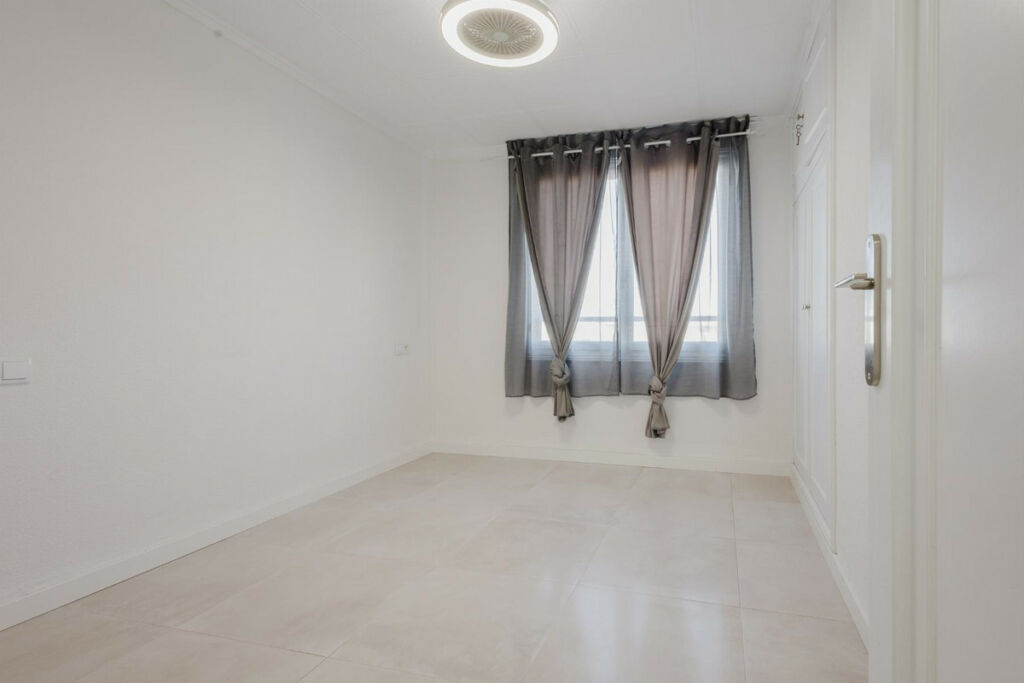 Middle Floor Apartment Torrevieja Alicante - image 29
