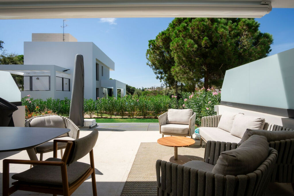 Semi-Detached House Elviria Málaga - image 29
