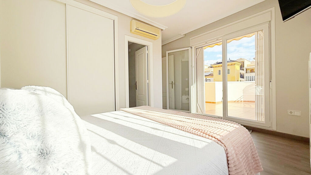 Detached Villa Los Altos Alicante - image 29